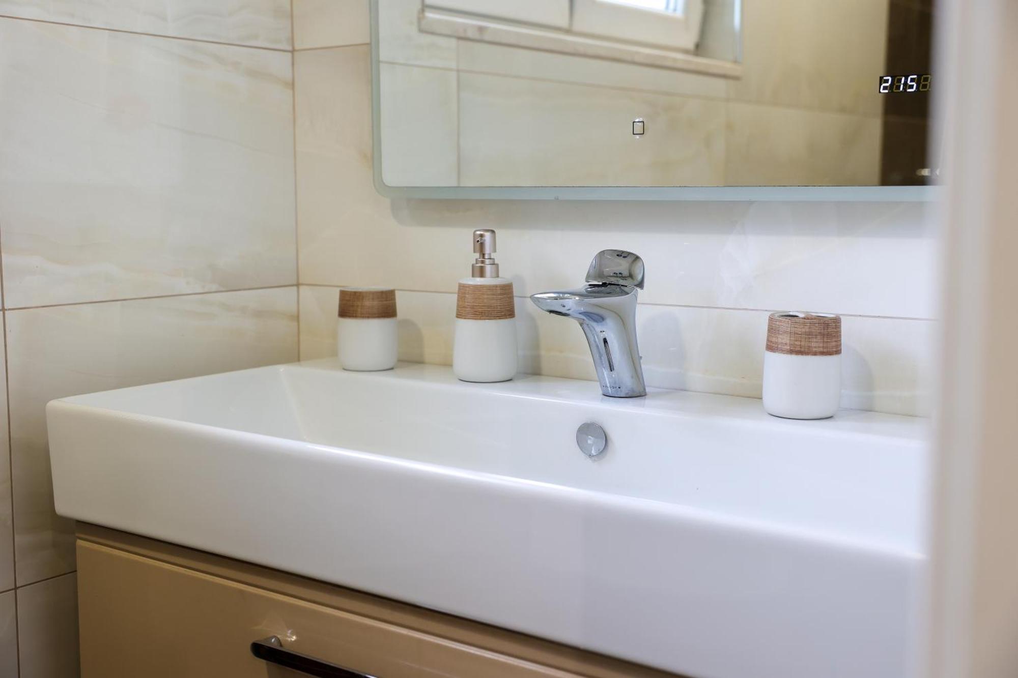 Alara Apartment Тирана Экстерьер фото